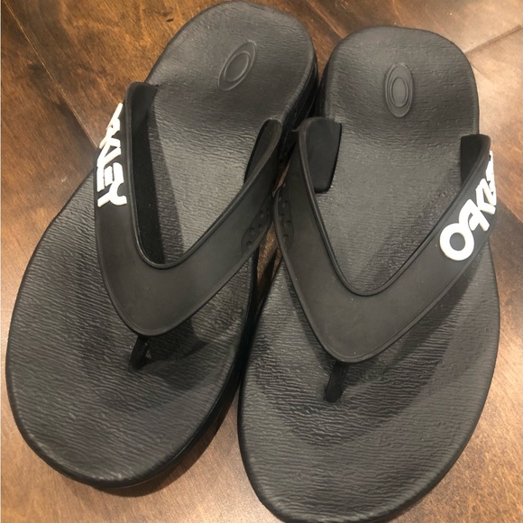 OAKLEY B1b Flip Flops NWOT - Picture 2 of 14